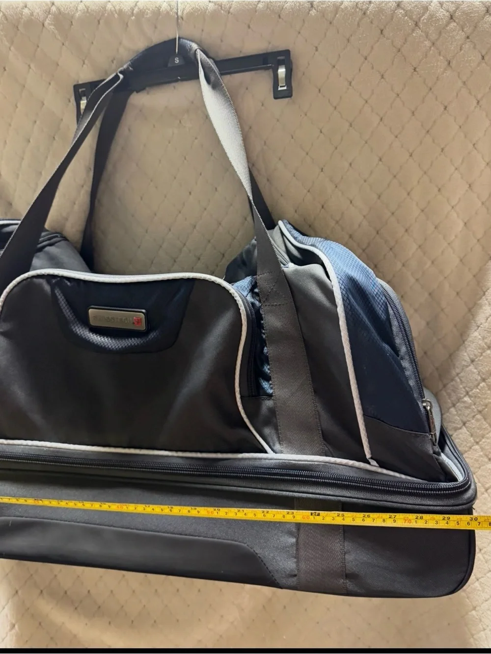Swiss Tech spacious duffel